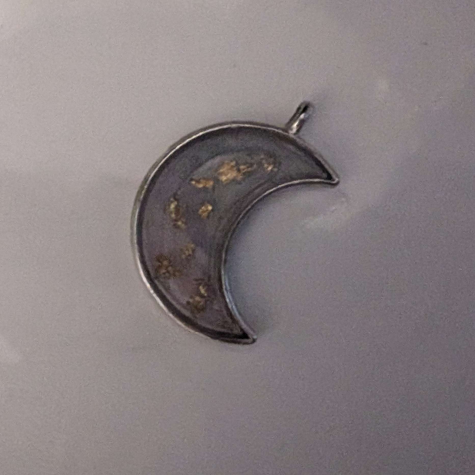 I wanted to use a tool that would create a cresent moon, akin to the masking tools found in illustration programs such as procreate and clip Studio. The base of this object is a cylinder that's been flattened.